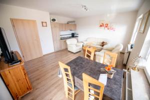 ferienwohnung11-kueche-esszimmer-1
